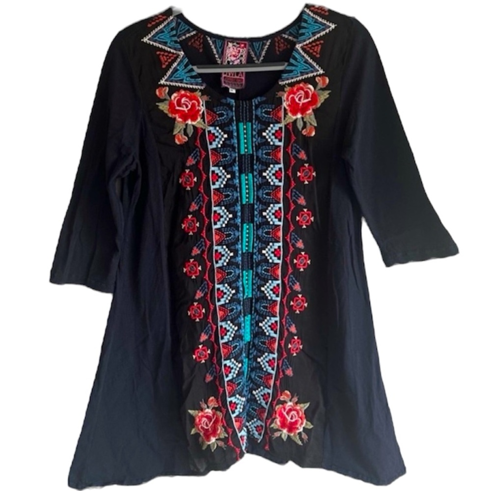 Johnny Was NWT Black & Red Embroidered 3/4 Sleeve Tunic Top Size Small MSRP $128
